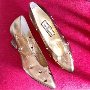 Vintage 70s/80s gold leather cutout kitten heels